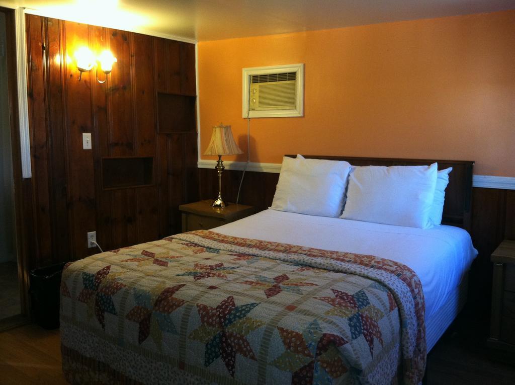 Flower Field Inn And Cottages Stroudsburg Ngoại thất bức ảnh