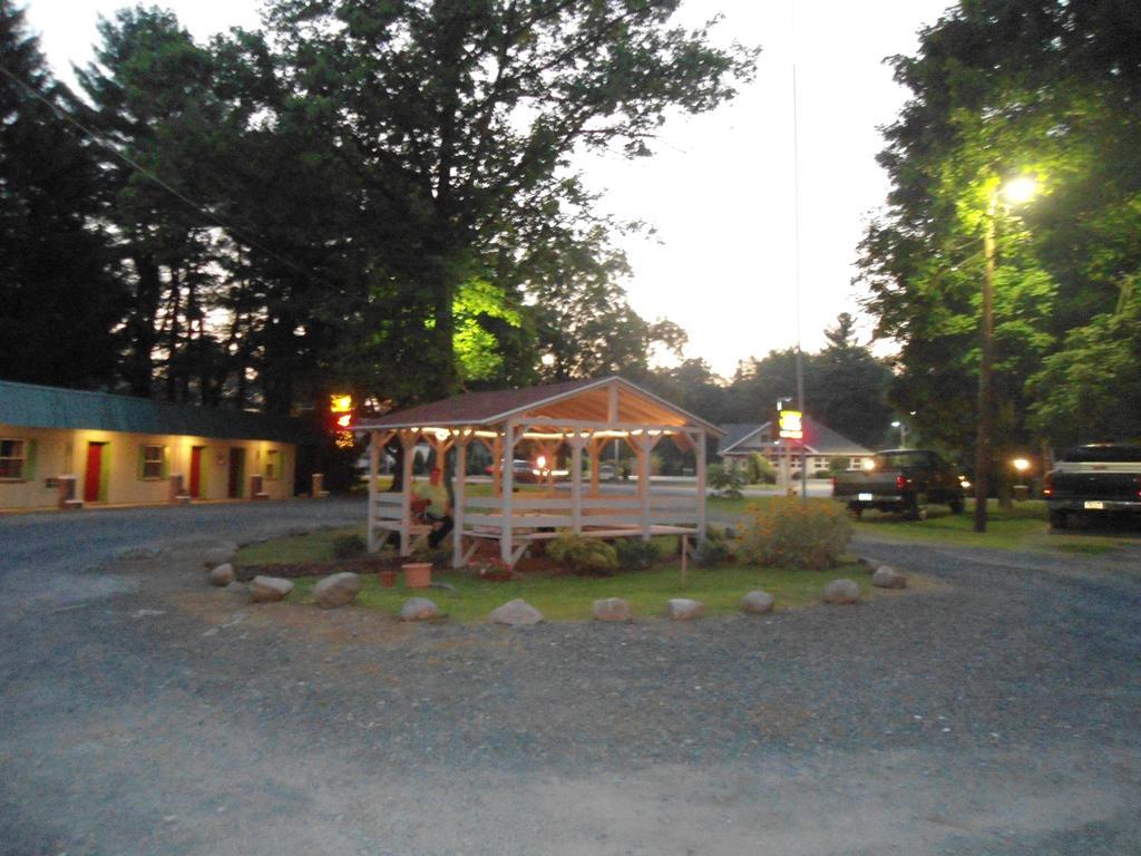 Flower Field Inn And Cottages Stroudsburg Ngoại thất bức ảnh